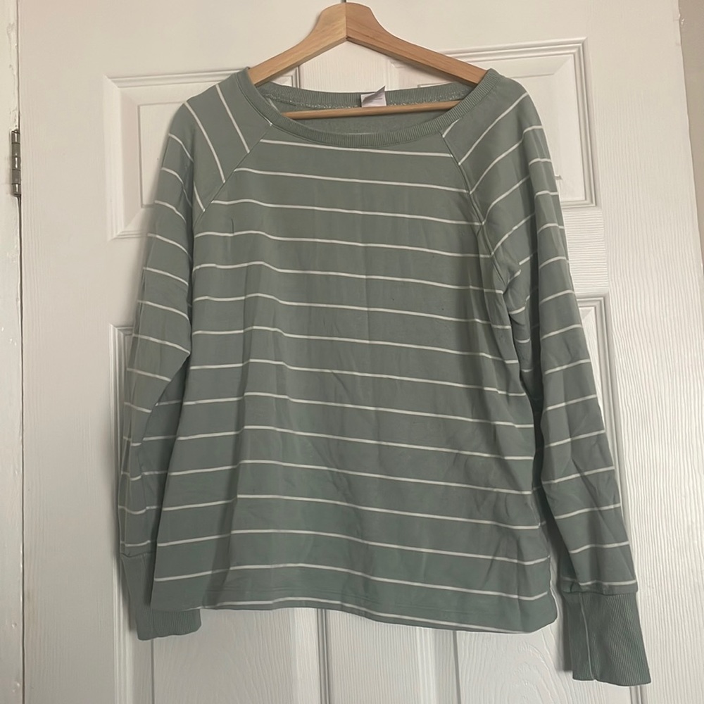 EUC- Stars Above Lounge Sweater